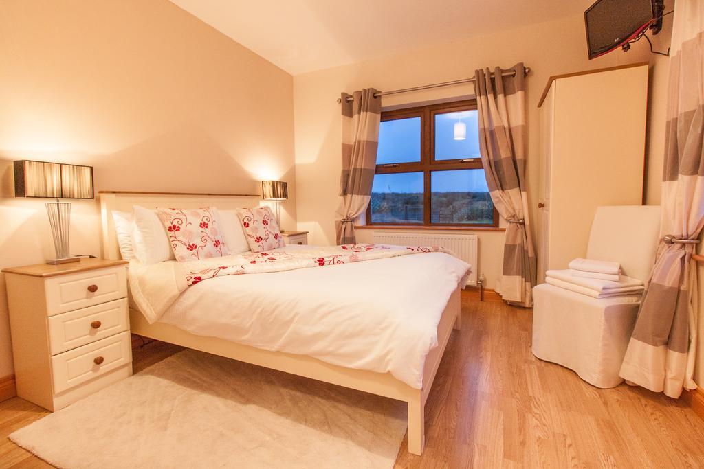Achill Water'S Edge Bed & Breakfast Doogort Екстериор снимка